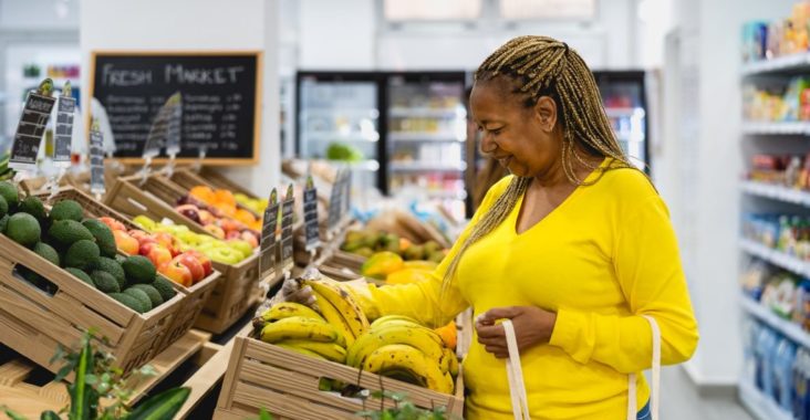 Où trouver dans un supermarché des produits adaptés aux personnes suivant un régime végétalien ?